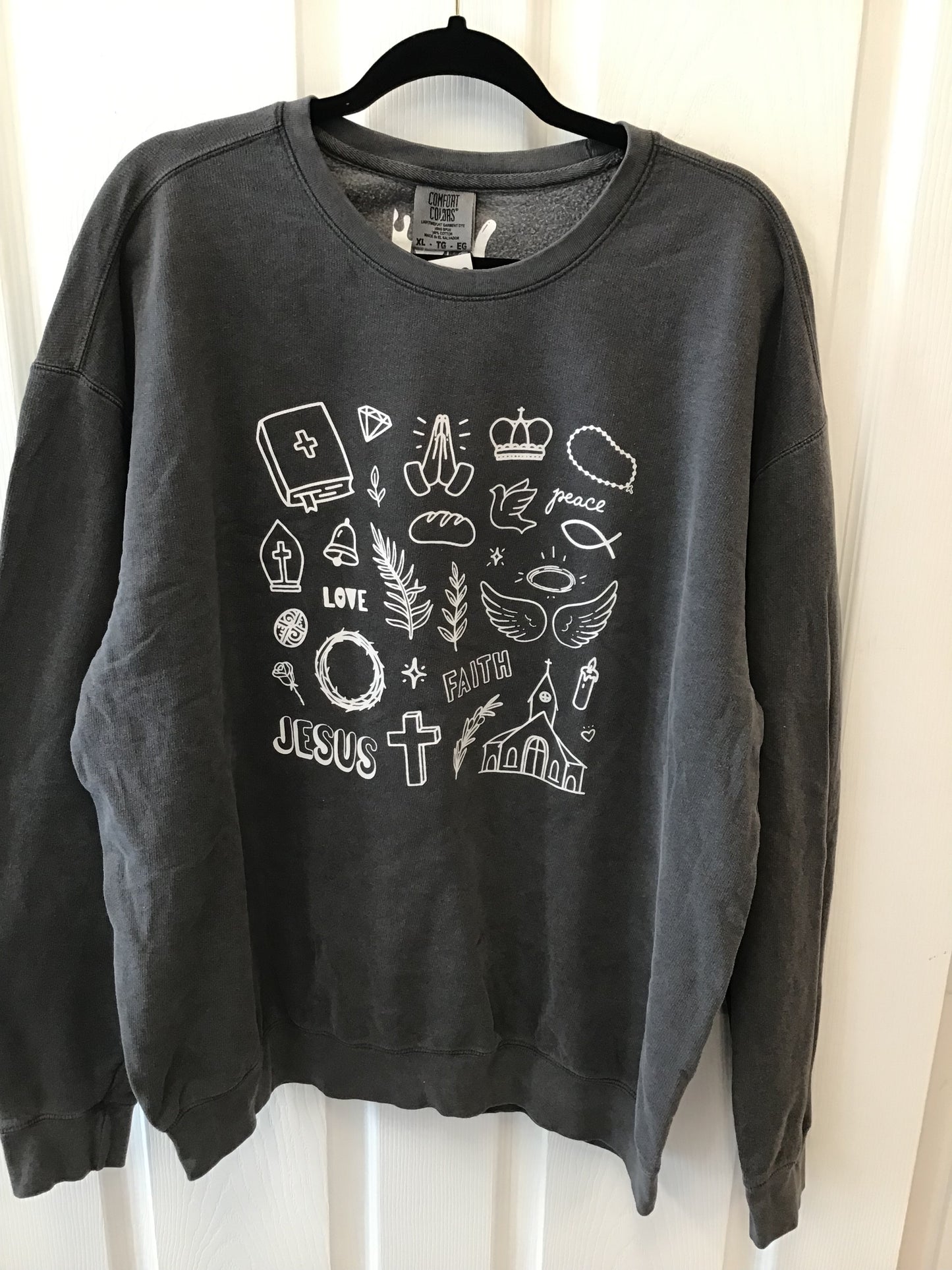 Peace Love Jesus a grey Sweatshirt