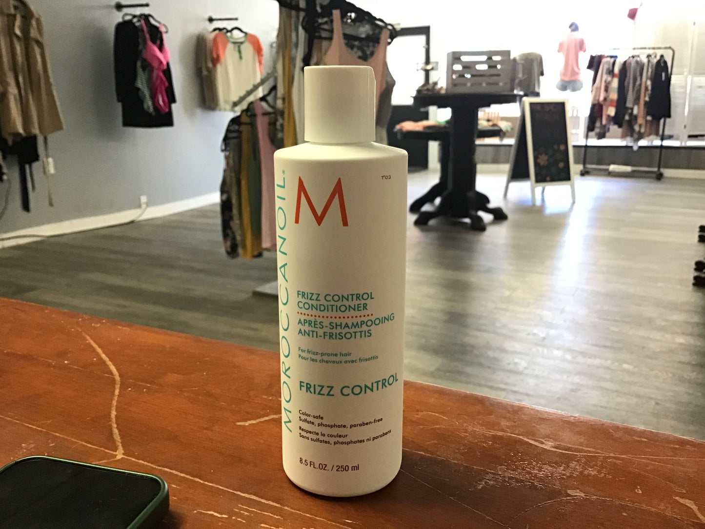 Frizz control conditioner
